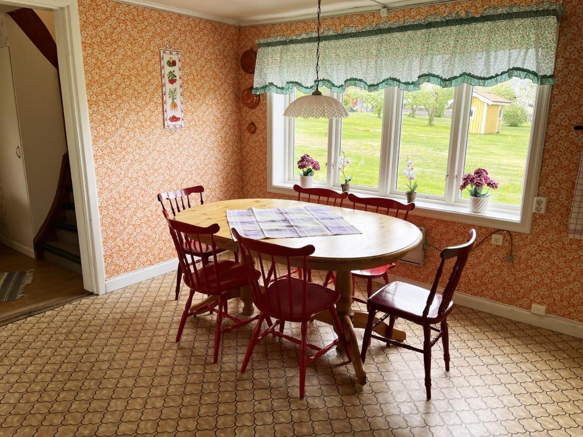 Cozy Red Cottage In The Countryside Outside Vimmerby Gullringen Екстериор снимка