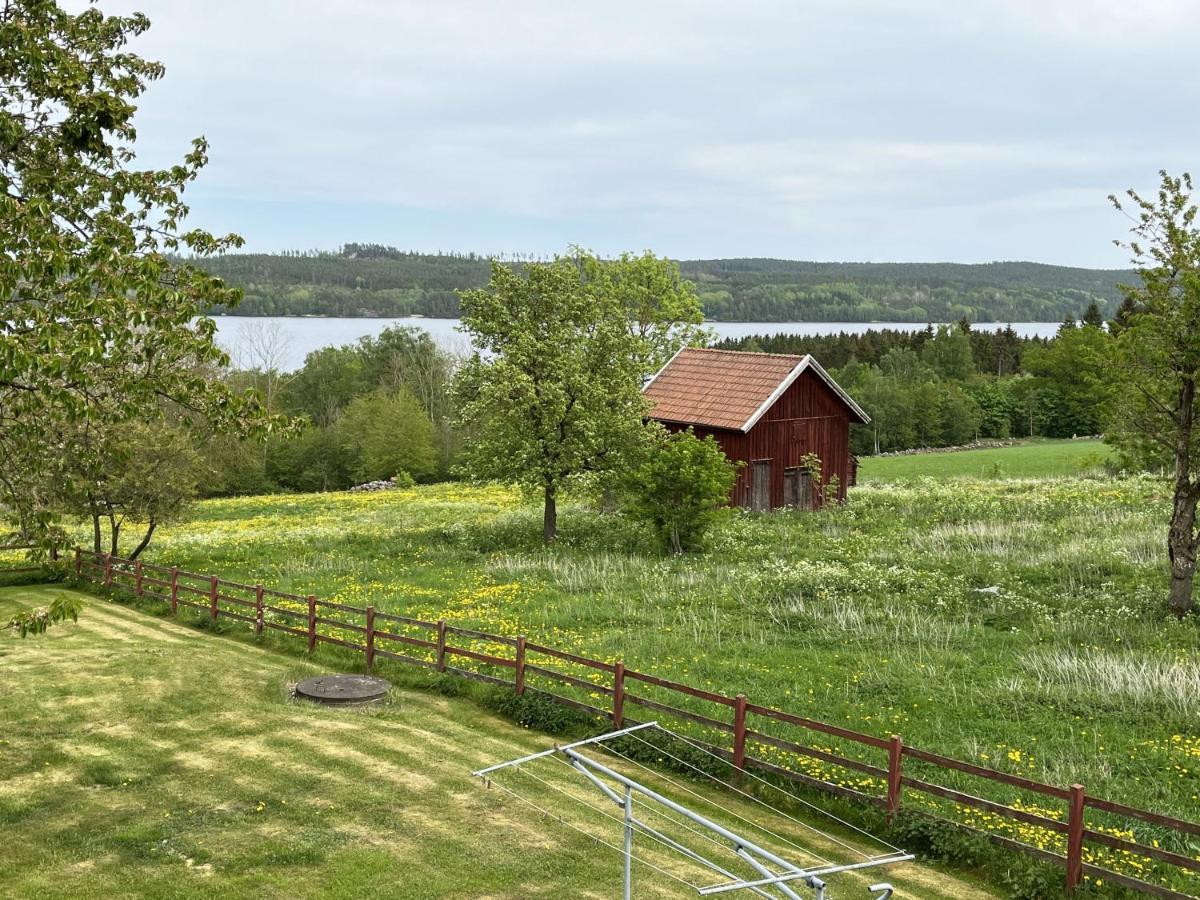 Cozy Red Cottage In The Countryside Outside Vimmerby Gullringen Екстериор снимка