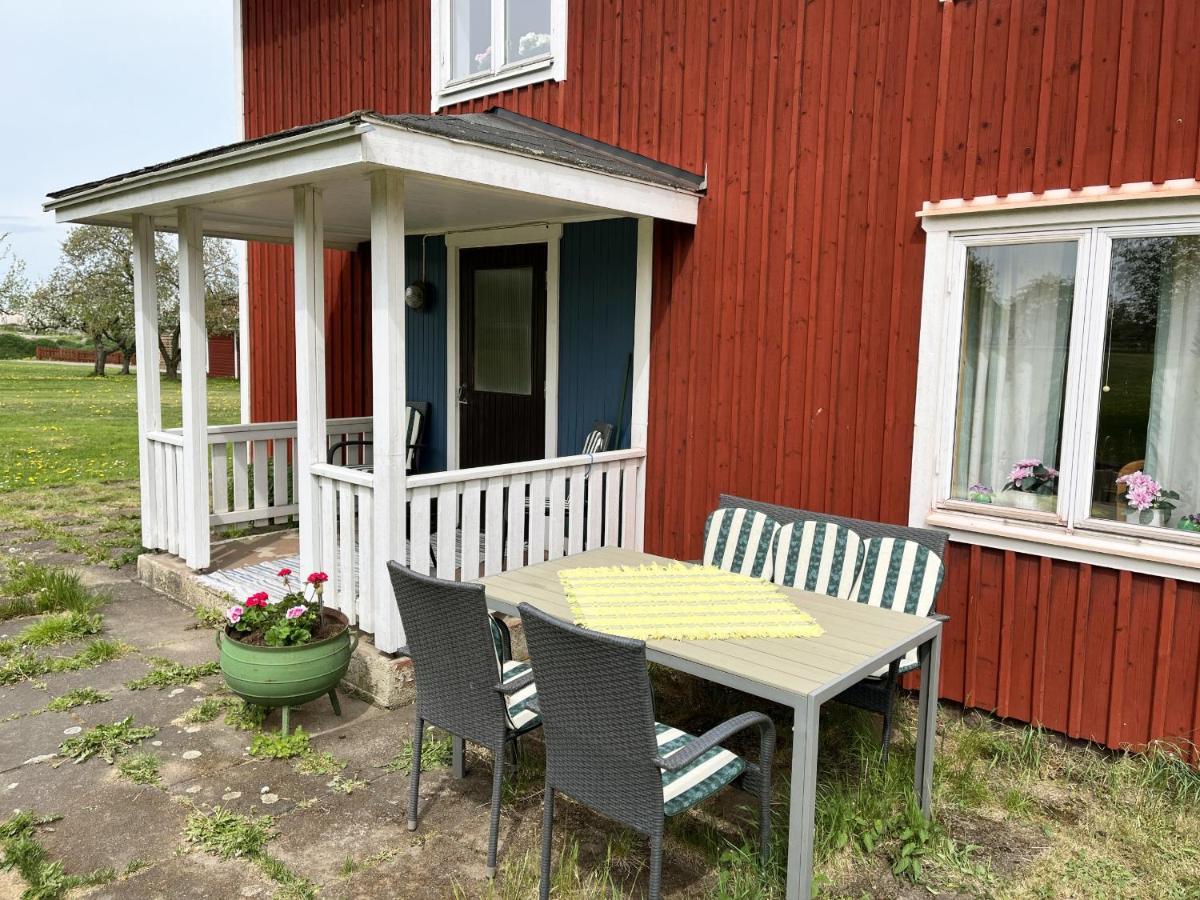 Cozy Red Cottage In The Countryside Outside Vimmerby Gullringen Екстериор снимка